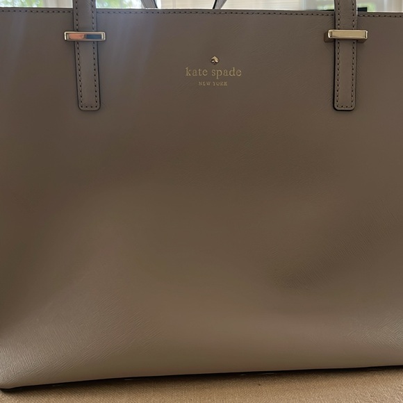 Kate Spade Large Tote: Beige - Picture 2 of 4